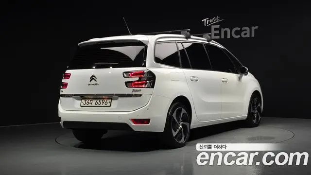 CITROEN GRAND C4 PICASSO 2018 — 81 097 км, белый, Корея — под ключ — фото 2