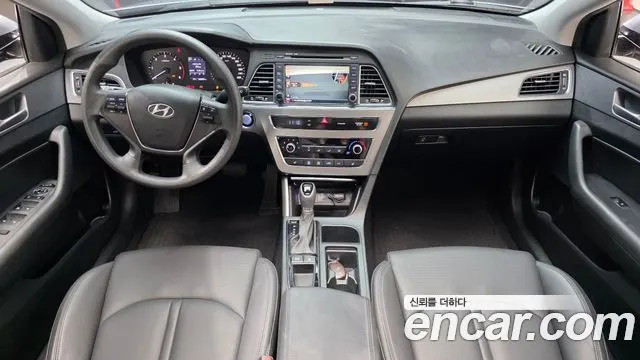 HYUNDAI SONATA 2016 — 126 606 км, серебристо-серый, Корея — под ключ — фото 7