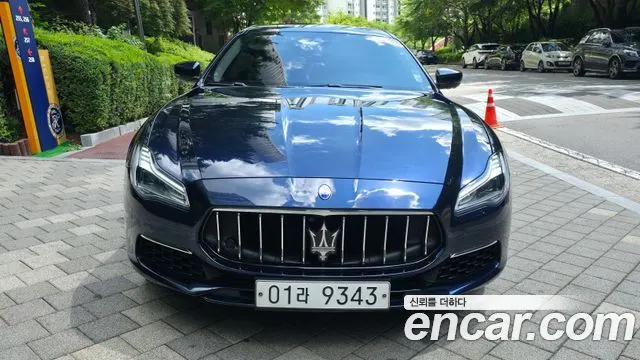 MASERATI QUATTROPORTE 2019 — 120 000 км, синий, Корея — под ключ — фото 3