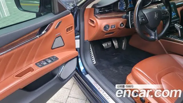MASERATI QUATTROPORTE 2019 — 120 000 км, синий, Корея — под ключ — фото 10