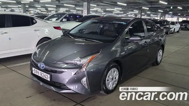TOYOTA PRIUS 2017 — 89 600 км, Корея — под ключ — фото 1
