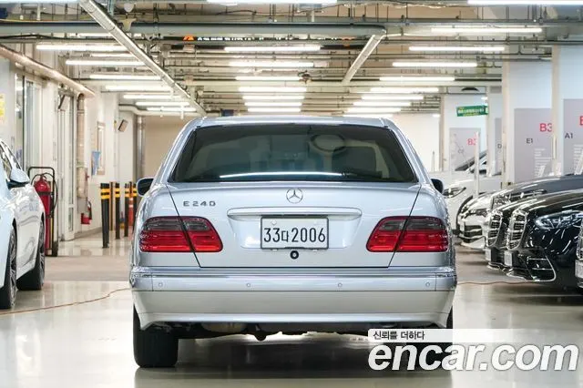 MERCEDES-BENZ E-CLASS W210 2002 — 131 383 км, серебристый, Корея — под ключ — фото 4