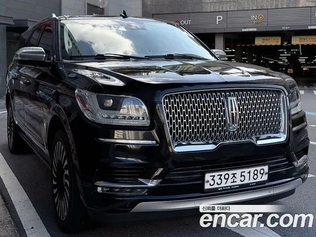 LINCOLN NAVIGATOR 2021