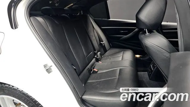 BMW 3 SERIES 2018 — 113 720 км, белый, Корея — под ключ — фото 12