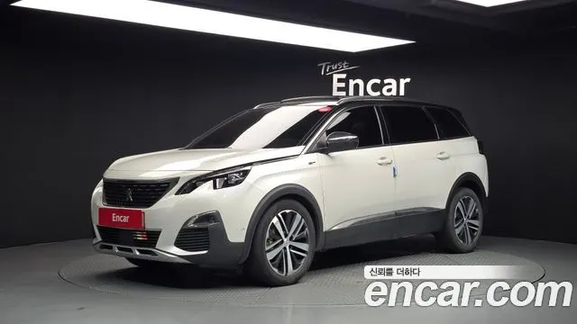 PEUGEOT 5008 2019