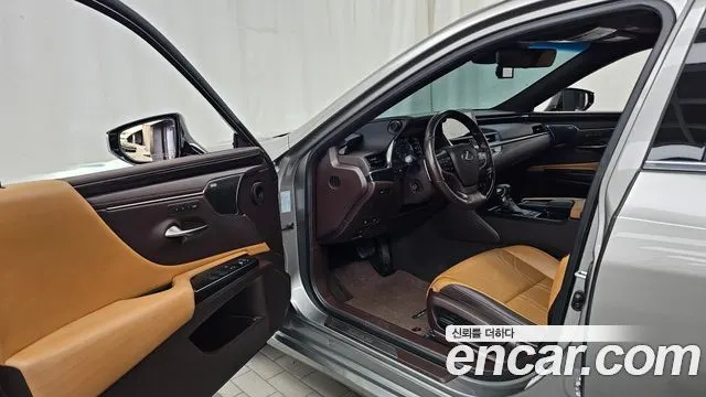 LEXUS ES300H 2019 — 75 487 км, светло-золотистый, Корея — под ключ — фото 10