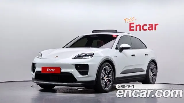 PORSCHE MACAN 2025