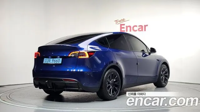TESLA MODEL Y 2023 — 37 793 км, синий, Корея — под ключ — фото 2