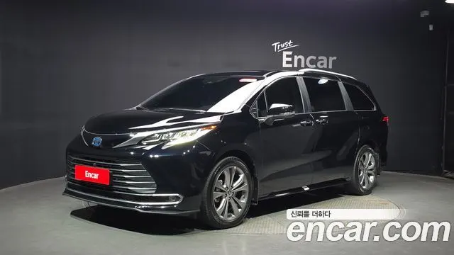 TOYOTA SIENNA 2024