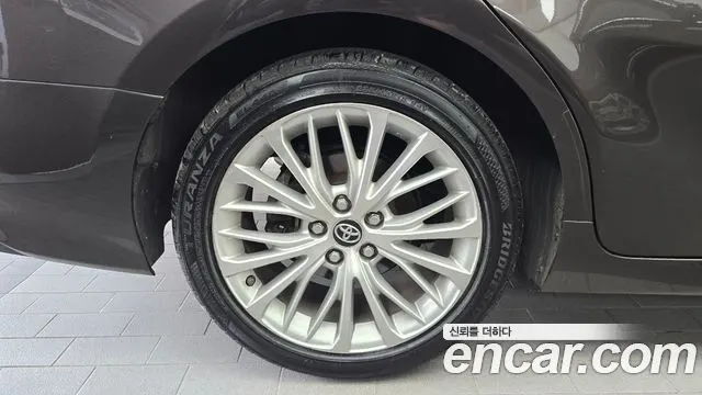 TOYOTA CAMRY 2018 — 128 500 км, светло-золотистый, Корея — под ключ — фото 5