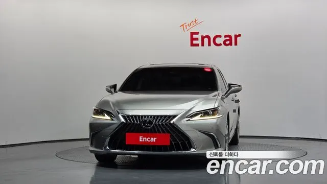 LEXUS ES300H 2023 — 41 817 км, серебристо-серый, Корея — под ключ — фото 3