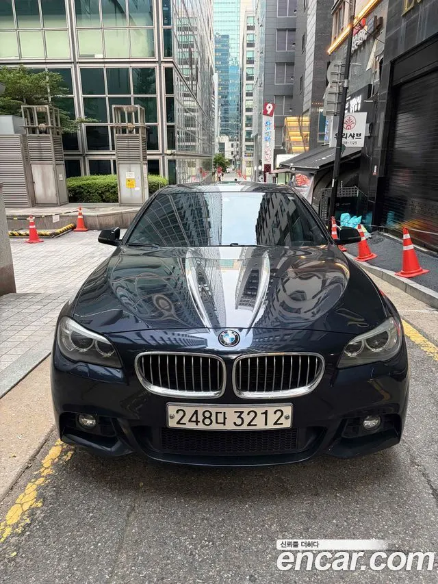 BMW 5 SERIES 2016 — 125 500 км, чёрный, Корея — под ключ — фото 1