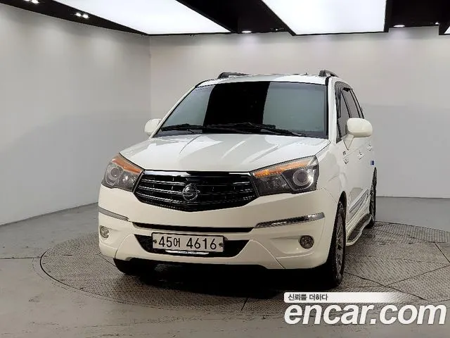 KGM KORANDO TURISMO 2015 — 155 000 км, белый, Корея — под ключ — фото 2