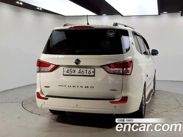 KGM KORANDO TURISMO 2015 — 155 000 км, белый, Корея — под ключ — фото 3