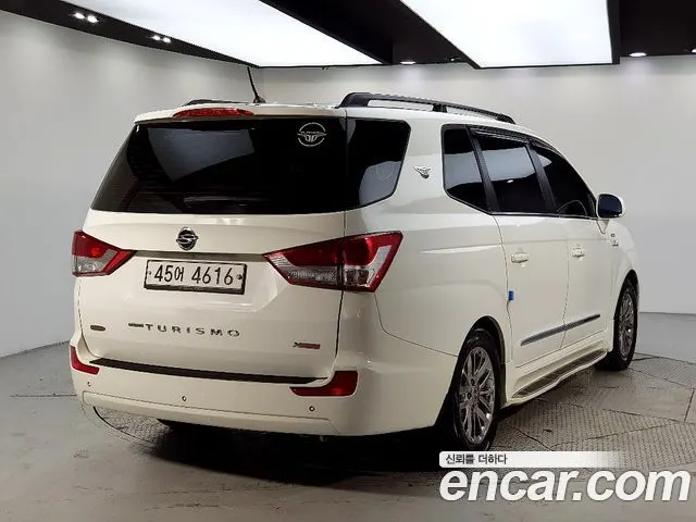 KGM KORANDO TURISMO 2015 — 155 000 км, белый, Корея — под ключ — фото 4