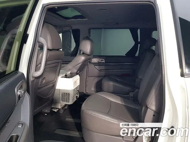 KGM KORANDO TURISMO 2015 — 155 000 км, белый, Корея — под ключ — фото 9
