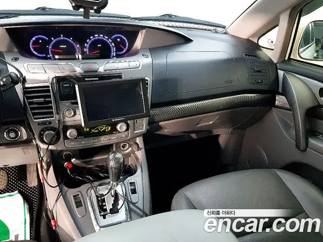 KGM KORANDO TURISMO 2015 — 155 000 км, белый, Корея — под ключ — фото 10