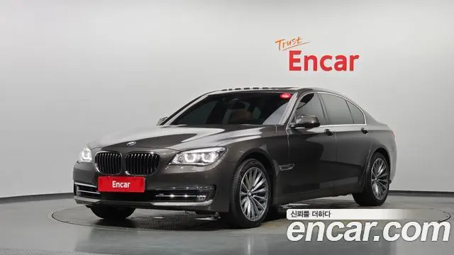 BMW 7 SERIES 2015 — 137 836 км, коричневый, Корея — под ключ — фото 1