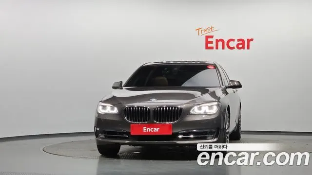 BMW 7 SERIES 2015 — 137 836 км, коричневый, Корея — под ключ — фото 3