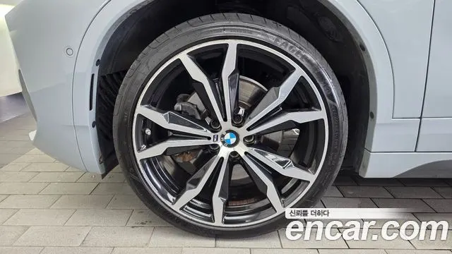 BMW X2 2023 — 45 219 км, светло-серебристый, Корея — под ключ — фото 5