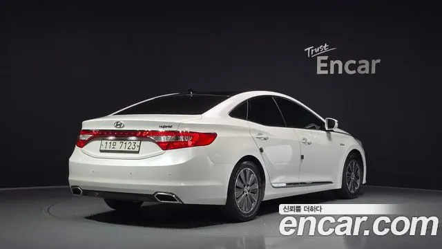 HYUNDAI GRANDEUR HYBRID 2016 — 148 518 км, белый, Корея — под ключ — фото 2