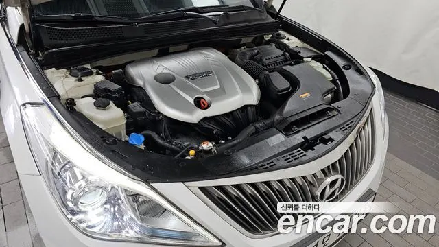 HYUNDAI GRANDEUR HYBRID 2016 — 148 518 км, белый, Корея — под ключ — фото 6