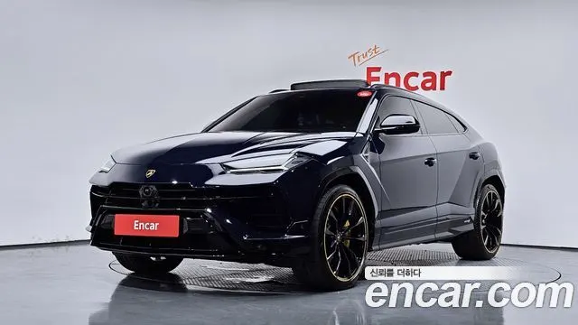LAMBORGHINI URUS 2023