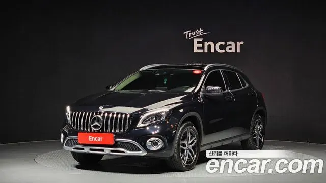 MERCEDES-BENZ GLA-CLASS X156 2019