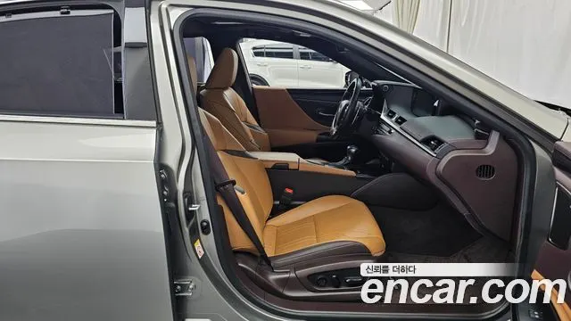 LEXUS ES300H 2019 — 75 487 км, светло-золотистый, Корея — под ключ — фото 11