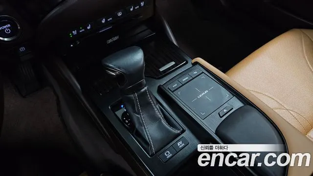 LEXUS ES300H 2019 — 75 487 км, светло-золотистый, Корея — под ключ — фото 9