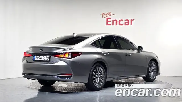 LEXUS ES300H — из Кореи под ключ
