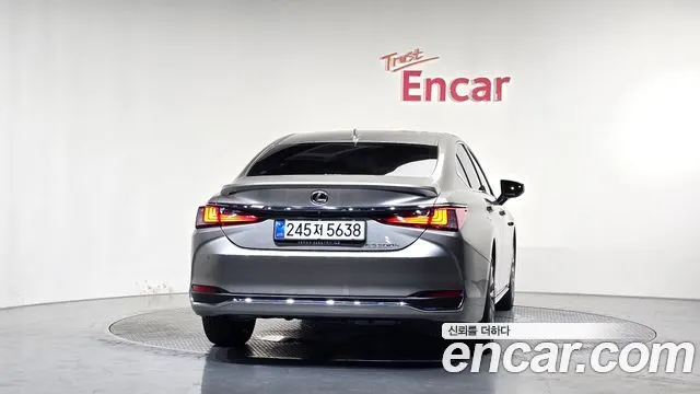 LEXUS ES300H 2026 — 12 983 км, серебристо-серый, Корея — под ключ — фото 4