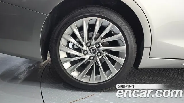 LEXUS ES300H 2026 — 12 983 км, серебристо-серый, Корея — под ключ — фото 5