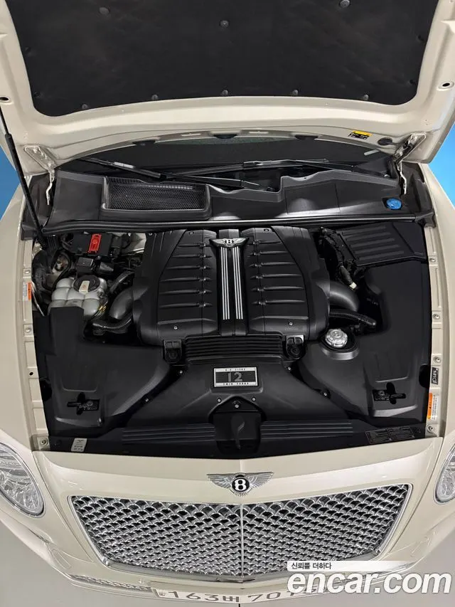 BENTLEY BENTAYGA 2017 — 71 000 км, белый-перламутр, Корея — под ключ — фото 6