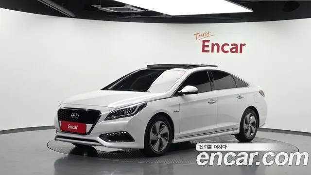 HYUNDAI SONATA HYBRID 2017 — 160 922 км, белый, Корея — под ключ — фото 1