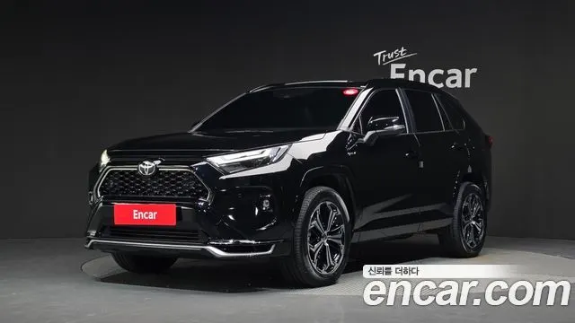 TOYOTA RAV4 2025
