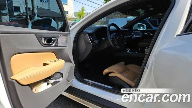 VOLVO V60 CROSS COUNTRY 2021 — 78 650 км, белый, Корея — под ключ — фото 7