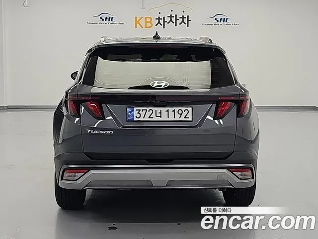 HYUNDAI TUCSON 2024 — 17 340 км, серый, Корея — под ключ — фото 3