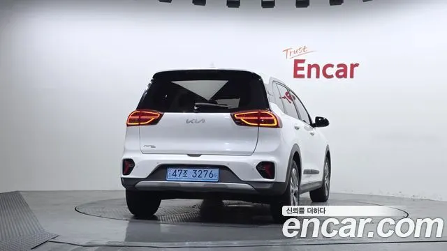 KIA NIRO PLUS 2023 — 169 357 км, белый, Корея — под ключ — фото 4