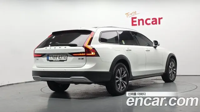 VOLVO V90 CROSS COUNTRY — из Кореи под ключ