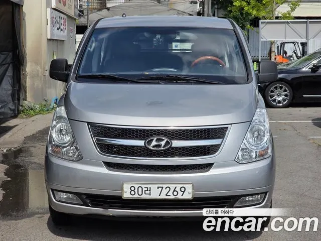 HYUNDAI GRAND STAREX 2011 — 136 500 км, серебристый, Корея — под ключ — фото 1