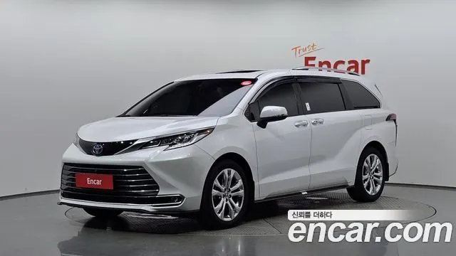 TOYOTA SIENNA 2023