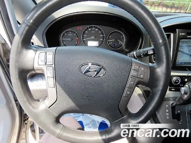 HYUNDAI GRAND STAREX 2020 — 110 923 км, серебристо-серый, Корея — под ключ — фото 8