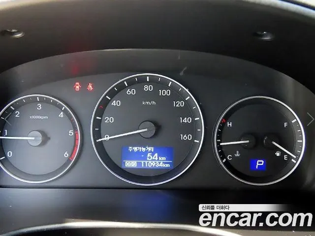 HYUNDAI GRAND STAREX 2020 — 110 923 км, серебристо-серый, Корея — под ключ — фото 9