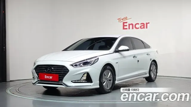 HYUNDAI SONATA HYBRID 2018 — 10 553 км, белый, Корея — под ключ — фото 1