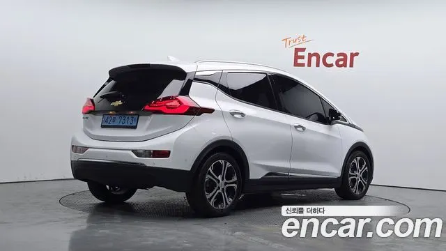 CHEVROLET BOLT 2019 — 82 965 км, белый, Корея — под ключ — фото 1