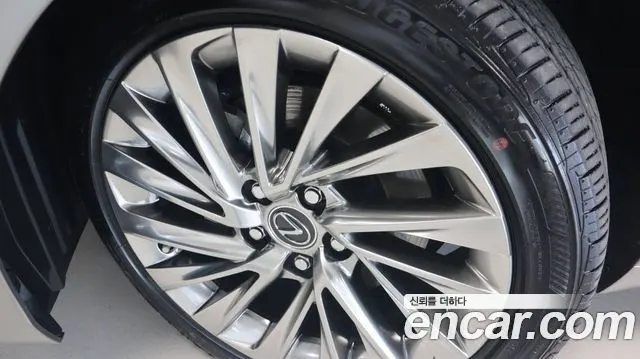 LEXUS ES300H 2026 — 5 490 км, светло-золотистый, Корея — под ключ — фото 5