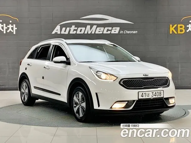KIA NIRO 2018 — 123 650 км, белый, Корея — под ключ — фото 2
