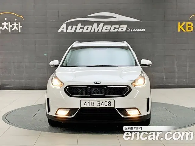 KIA NIRO 2018 — 123 650 км, белый, Корея — под ключ — фото 5