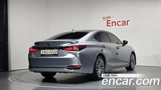 LEXUS ES300H 2023 — 42 227 км, серебристый, Корея — под ключ — фото 2